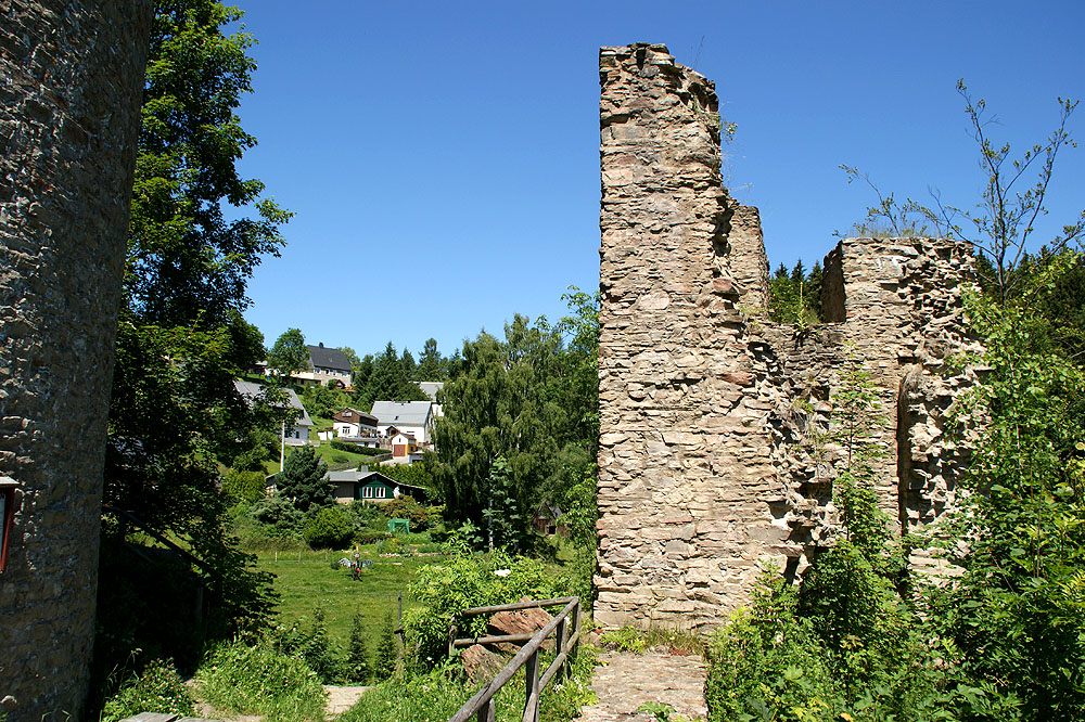 Blick von Burgruine auf Niederlauterstein