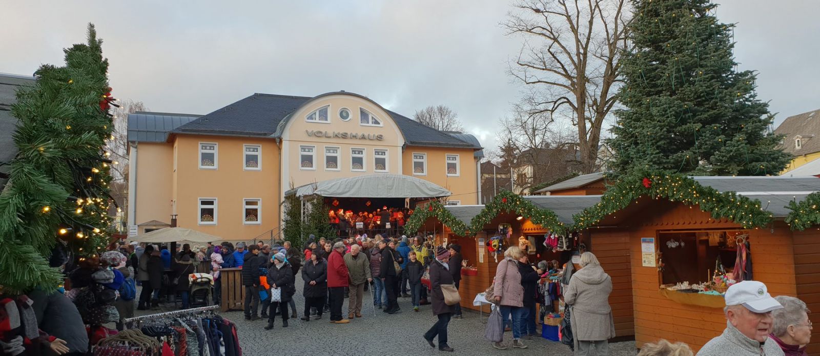 Thumer Weihnachtsmarkt am Volkshaus