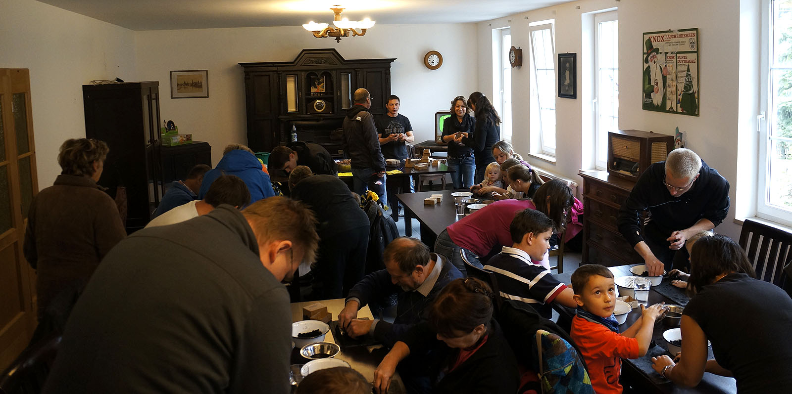 Besucher zum Tag des taditionellen Handwerks
