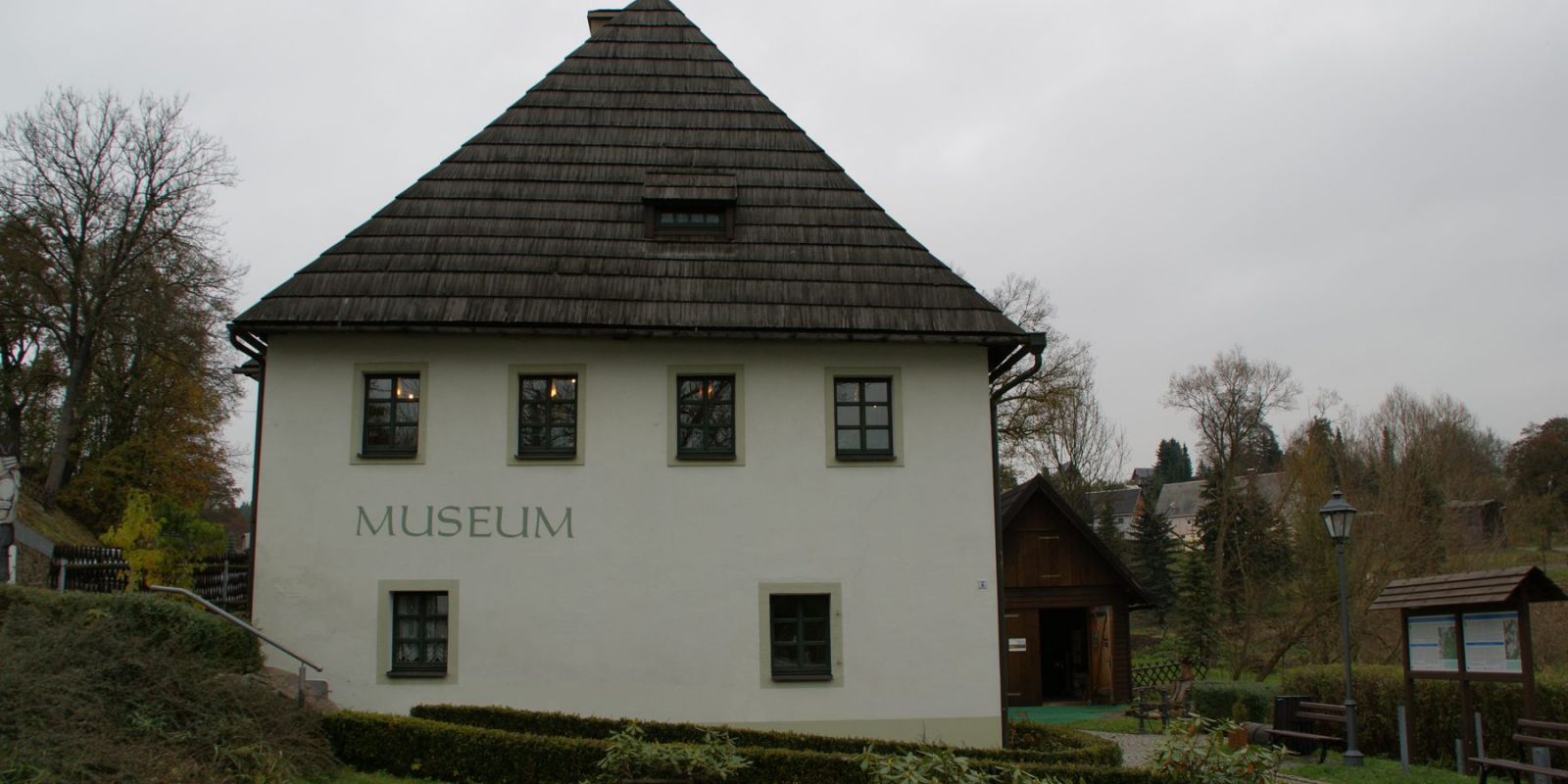 Glashï¿½ttenmuseum Neuhausen