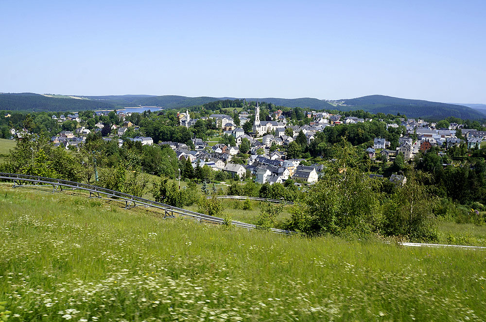 Blick auf Eibenstock von der Allwetterbobbahn