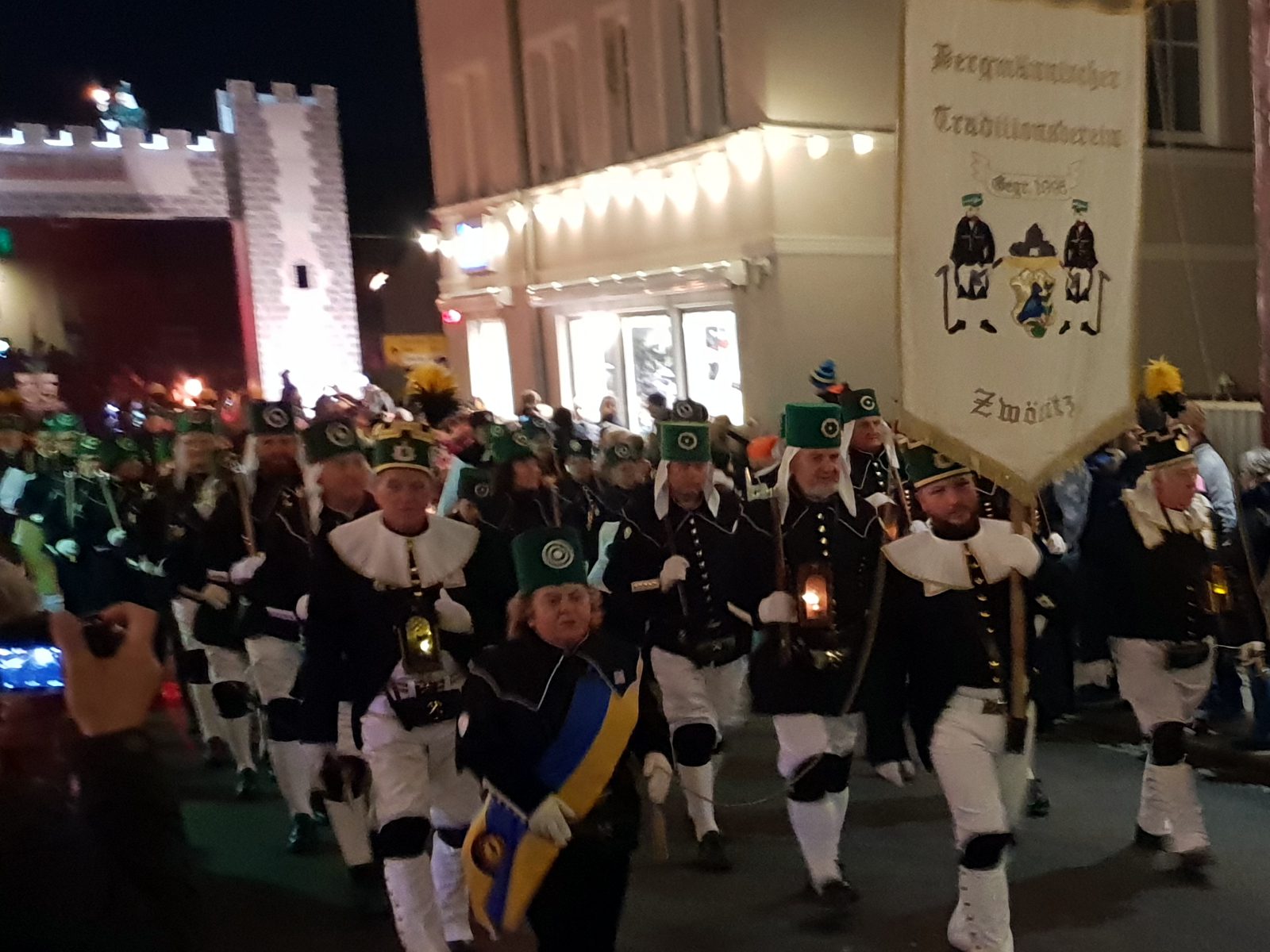 nï¿½chtliche Bergparade in Zwï¿½nitz