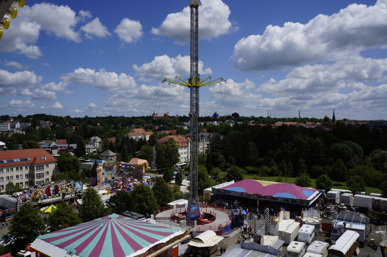 Ãberblick Ã¼ber die FahrgeschÃ¤fte des Bergstadtfestes