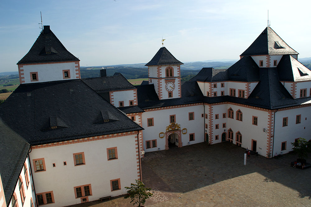 Schloss Augustusburg - Blick vom Schlossturm auf Eingangstor