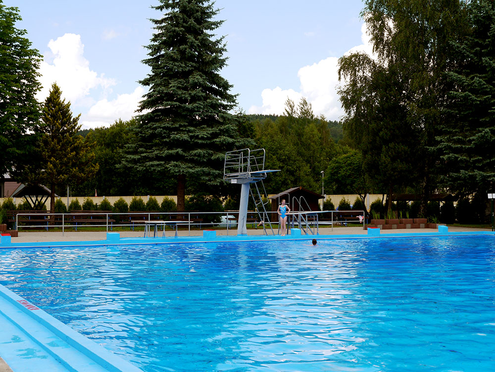 SprungtÃ¯Â¿Â½rme Schwimmbad Olbernhau