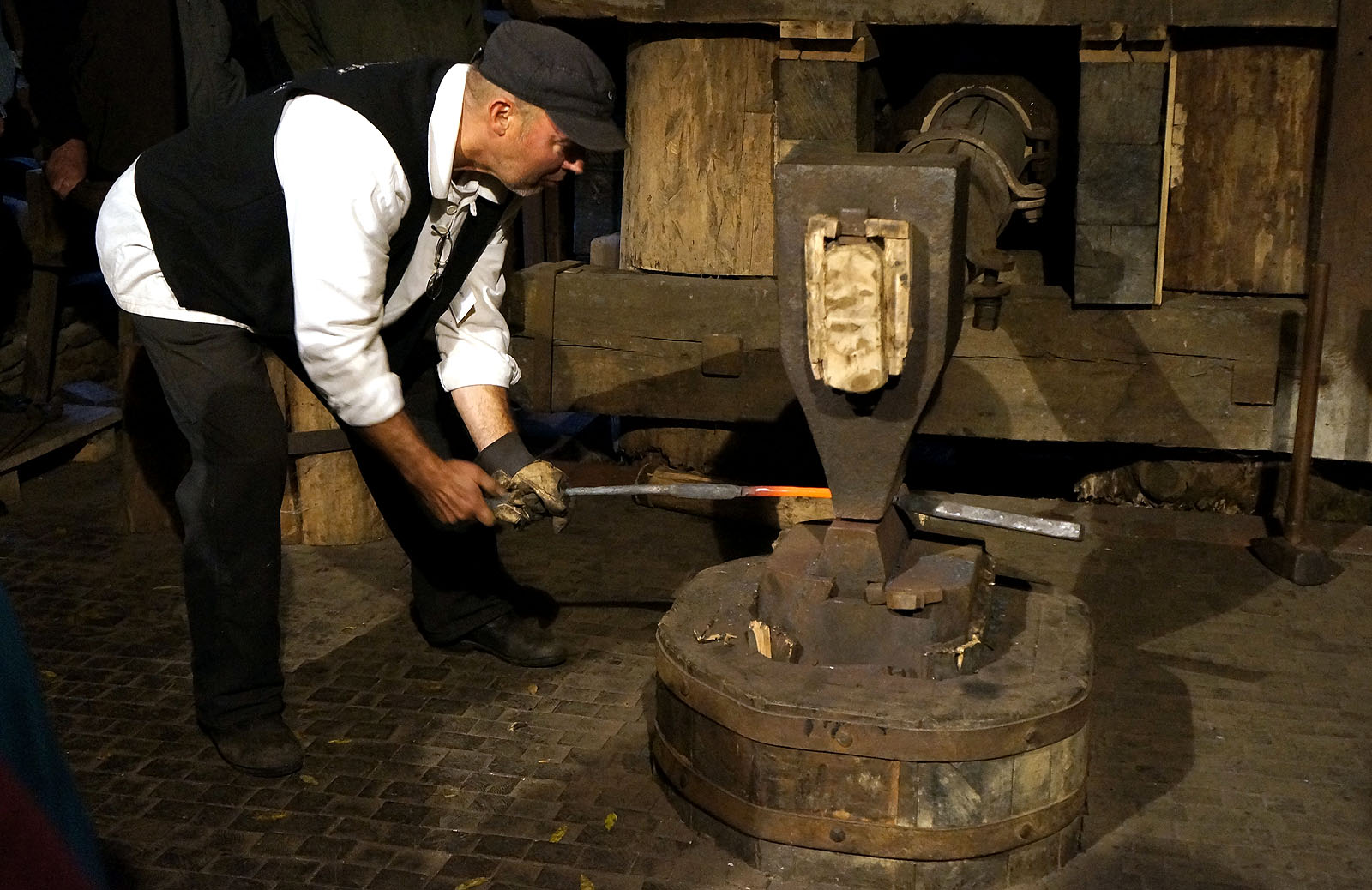 Schauschmieden im Freibergsdorfer Hammer