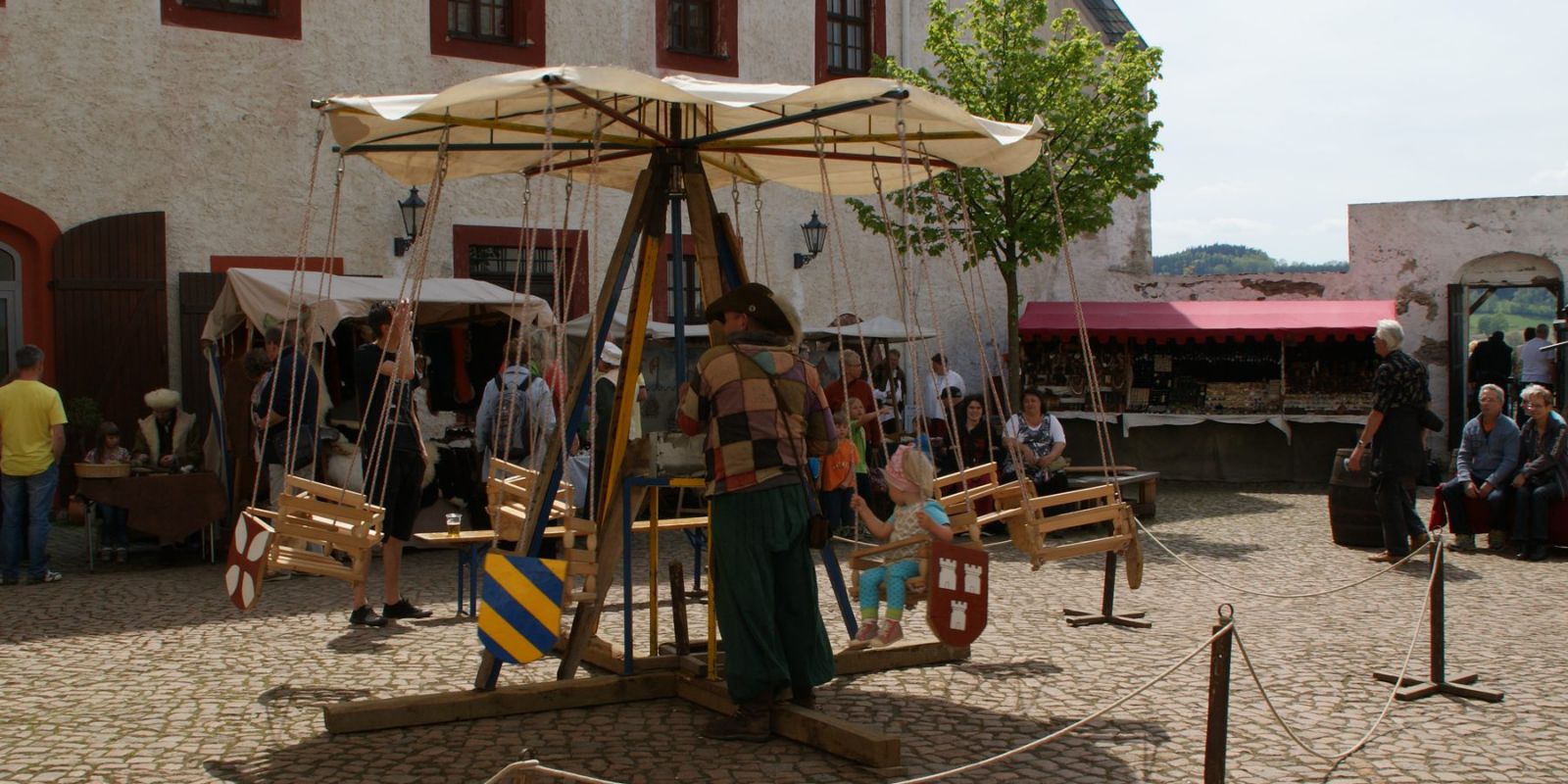 Ein Karusell fï¿½r die kleinen Gï¿½ste steht auch zur Verfï¿½gung