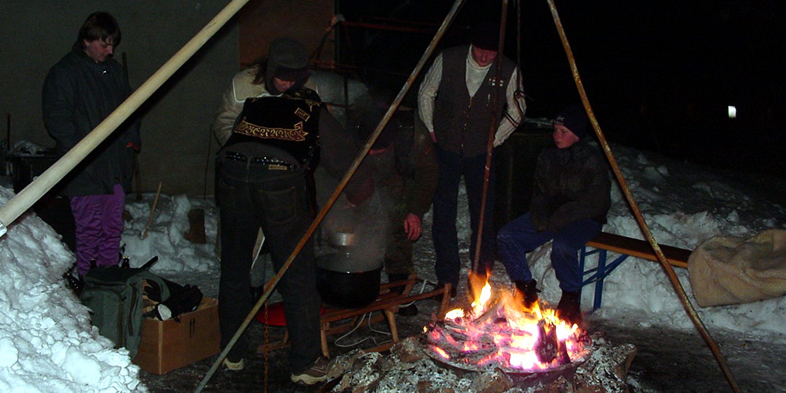 Gemütliches Lagerfeuer zum Motorrad Wintertreffen