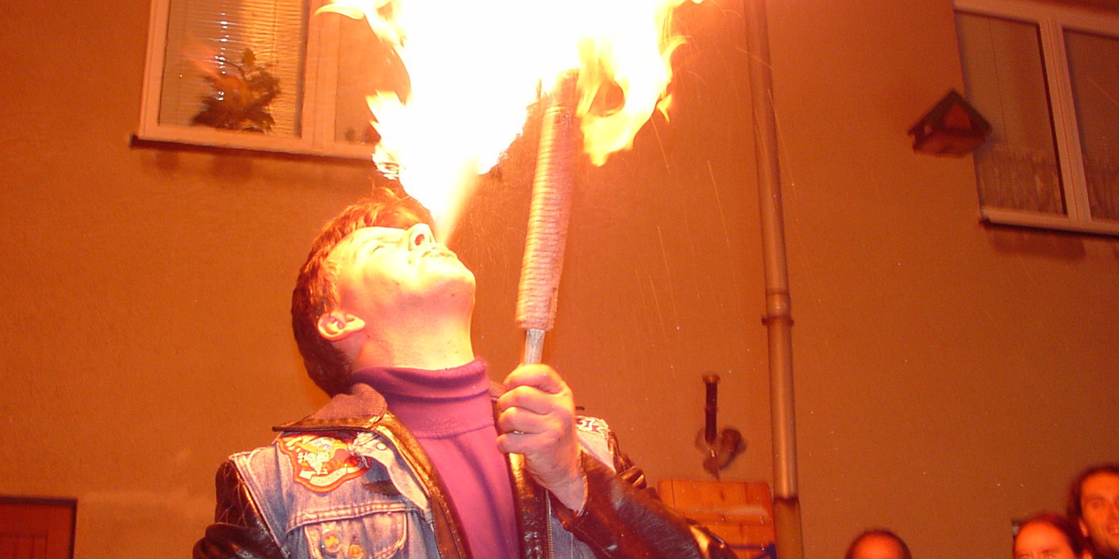 Feuerspucker als Highlight zum Wintertreffen