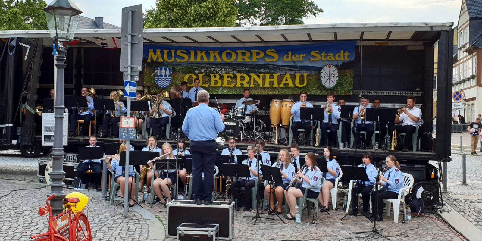 Musikcorps Olbernhau spielen zum Straï¿½enfest
