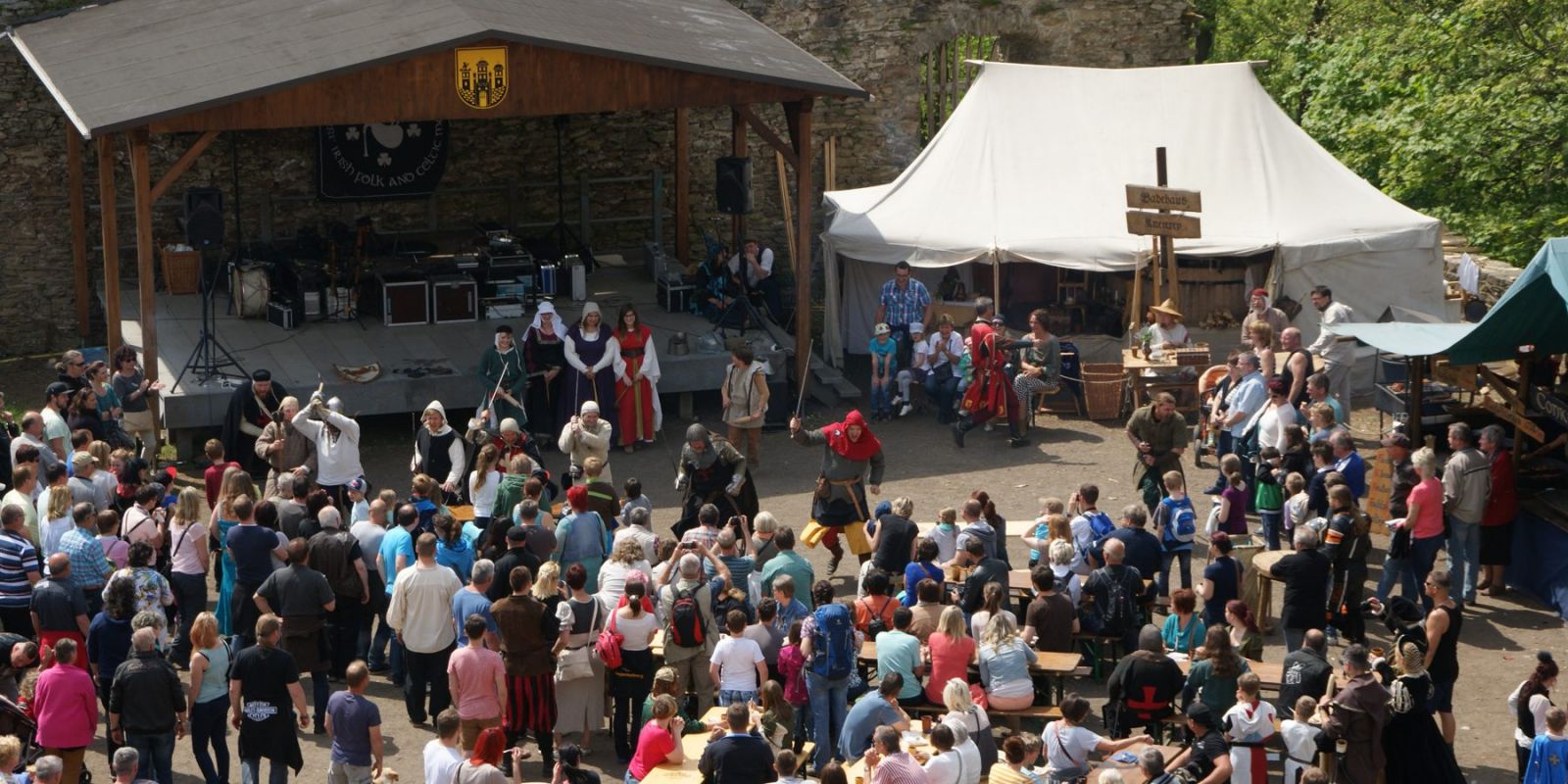 Mittelalterliche Schauvorfï¿½hrungen zum Burgfest Wolkenstein