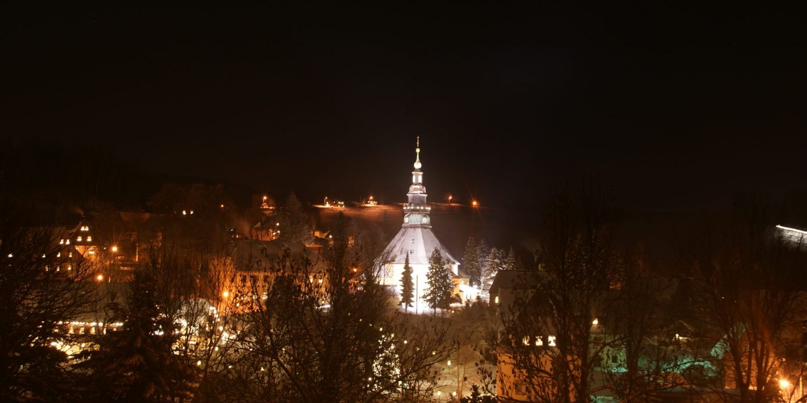 Winterlandschaft Seiffen mit der Seiffener Kirche