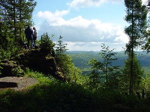 Aussichtsfelsen auf dem Weg ins Natzschungtal
