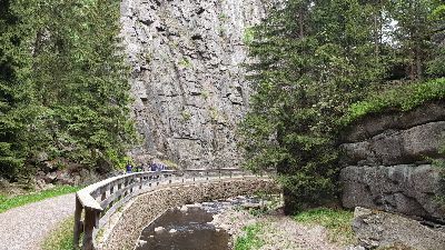 Wanderweg entlang des Nonnenfelsen